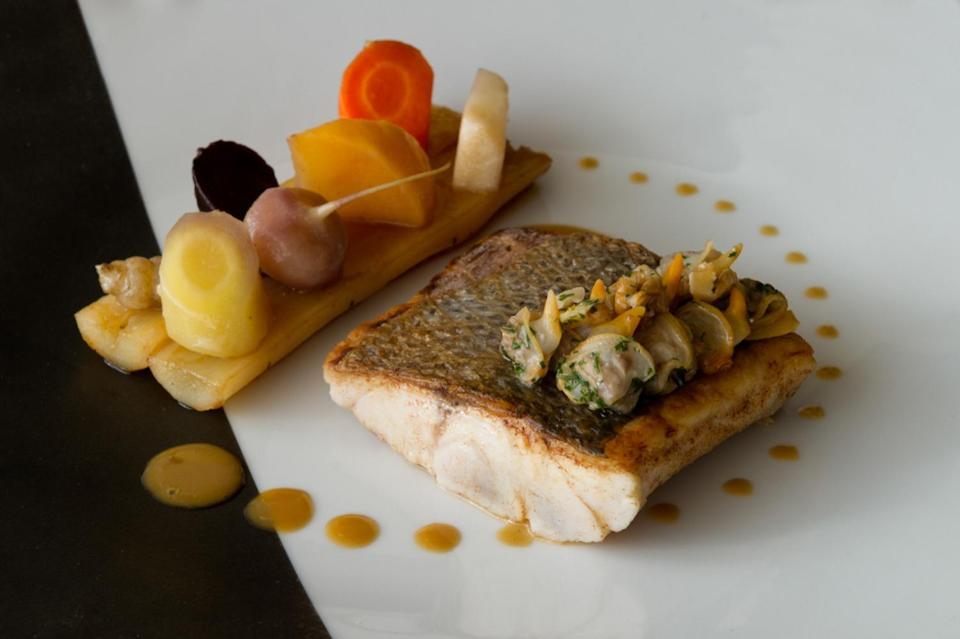 Clessé Hotel-Restaurant Le Chateau De Besseuil, Macon Nord - Teritoria מראה חיצוני תמונה