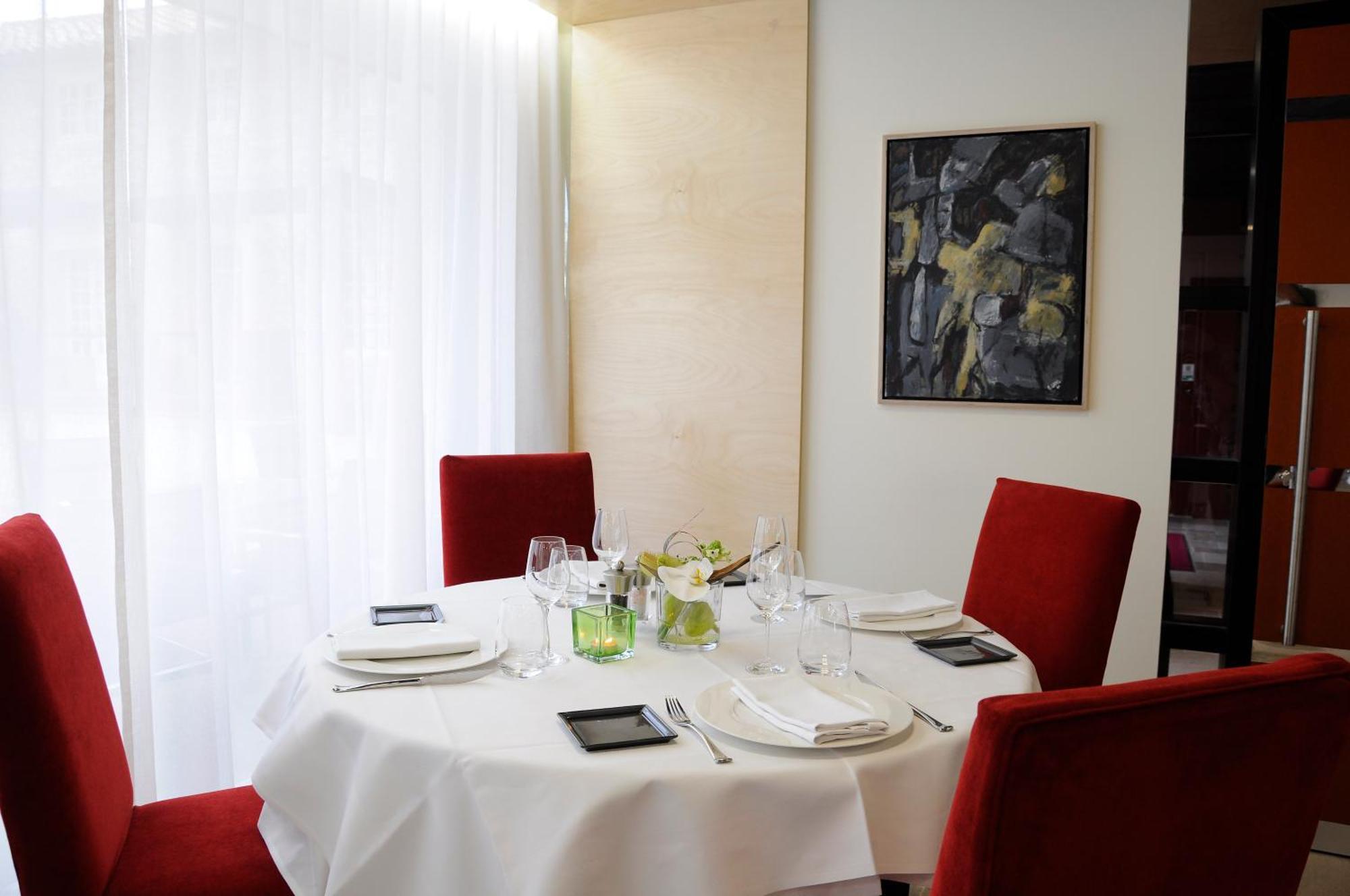 Clessé Hotel-Restaurant Le Chateau De Besseuil, Macon Nord - Teritoria מראה חיצוני תמונה