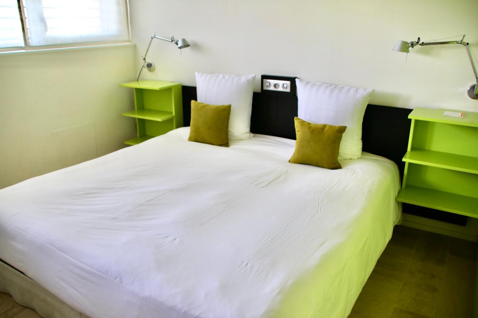 Clessé Hotel-Restaurant Le Chateau De Besseuil, Macon Nord - Teritoria מראה חיצוני תמונה